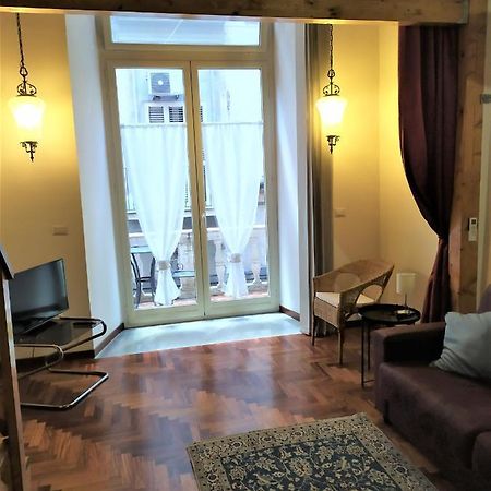 Il Castello Apartment Napoli Bagian luar foto