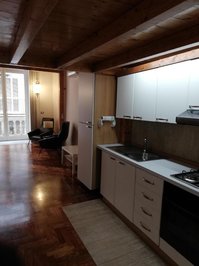 Il Castello Apartment Napoli Bagian luar foto