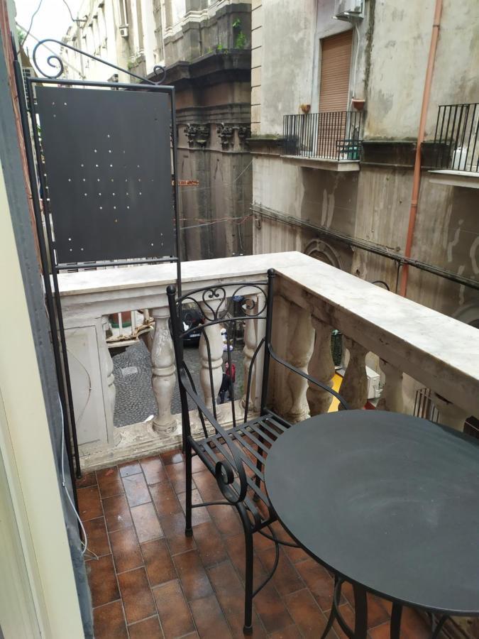 Il Castello Apartment Napoli Bagian luar foto