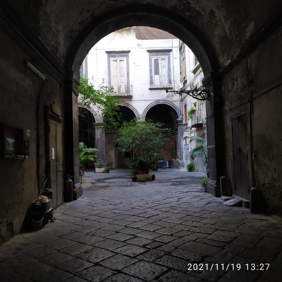 Il Castello Apartment Napoli Bagian luar foto